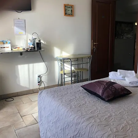Alojamento de Acomodação e Pequeno-almoço Luxury Anzio