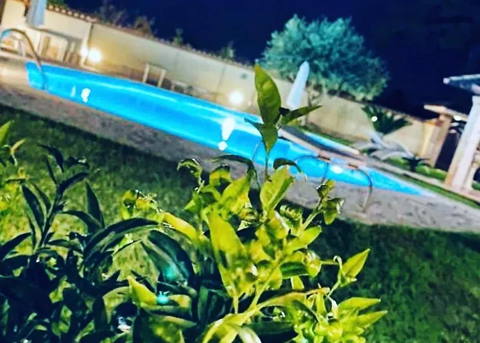 Luxury Bed and Breakfast Άντζιο